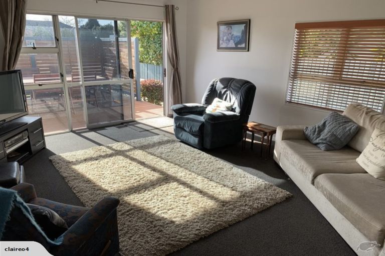 Photo of property in 8 Vardon Road, St Andrews, Hamilton, 3200