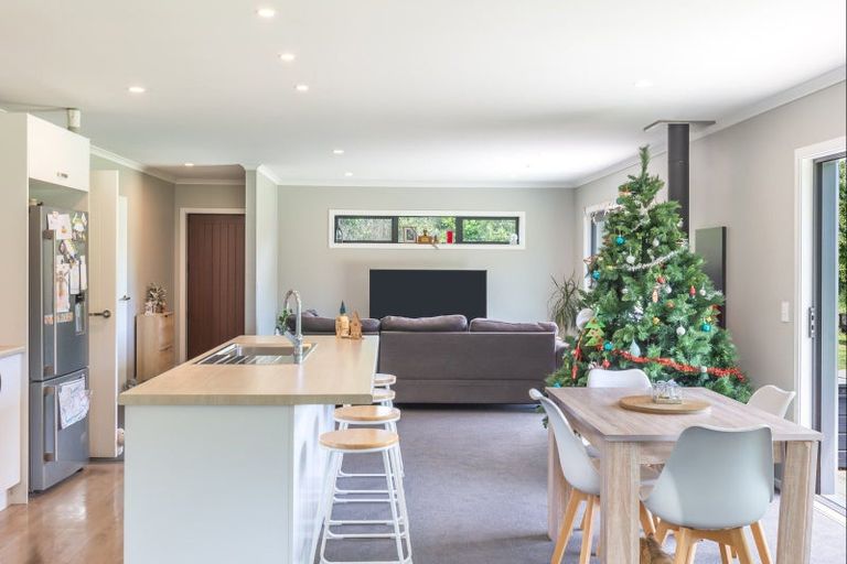 Photo of property in 12 Faydon Close, Ohau, Levin, 5570