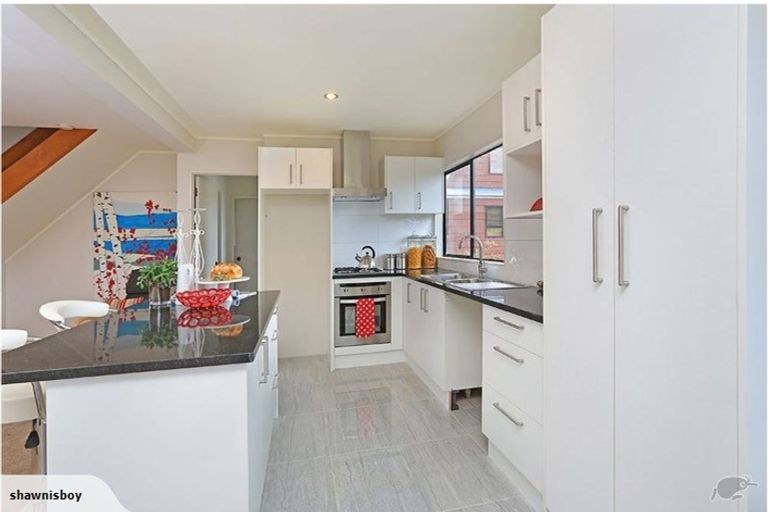 Photo of property in 2/112 Oaktree Avenue, Browns Bay, Auckland, 0630