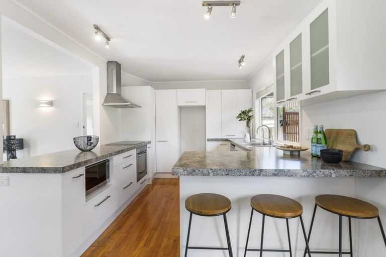 Photo of property in 21 St Ives Terrace, Mairangi Bay, Auckland, 0630