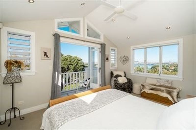 Photo of property in 1/41 Seaview Avenue, Northcote, Auckland, 0627