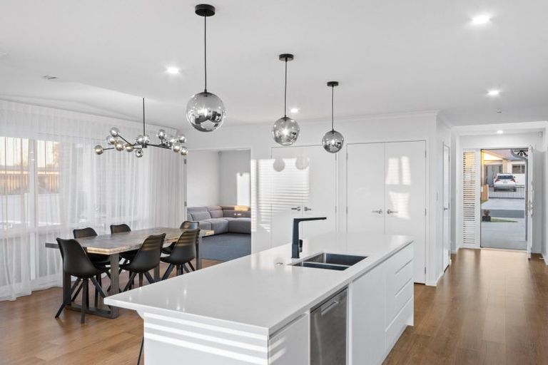 Photo of property in 15 Catherine Mclean Road, Pukekohe, 2120