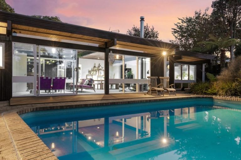 Photo of property in 28 Kahurangi Place, Snells Beach, 0920