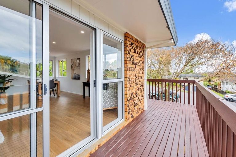 Photo of property in 5 Naviti Place, Browns Bay, Auckland, 0630