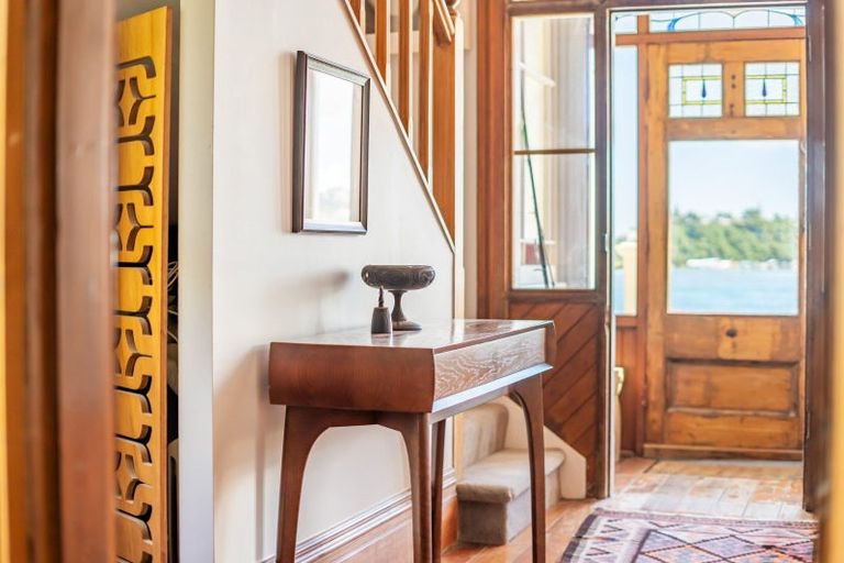 Photo of property in 55 Paremata Road, Paremata, Porirua, 5024