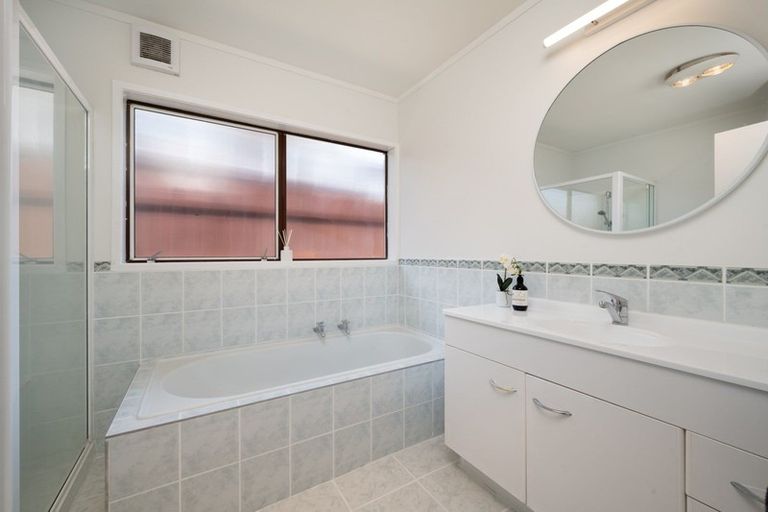 Photo of property in 5 Belmere Rise, Farm Cove, Auckland, 2012