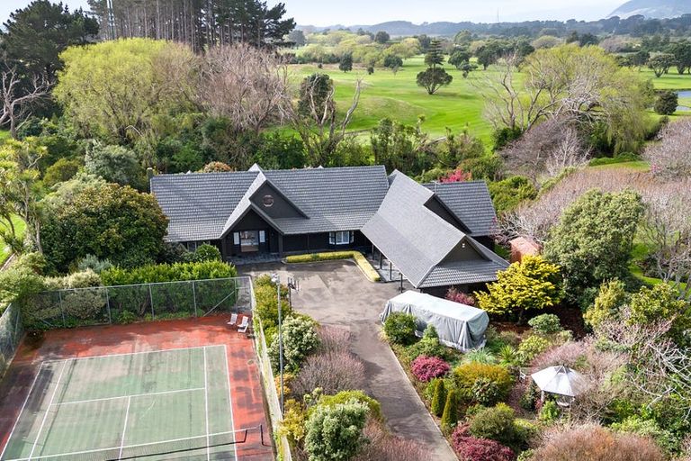 Photo of property in 5 Lavinia Grove, Waikanae Beach, Waikanae, 5036
