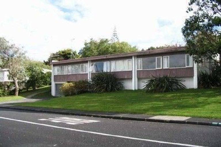 Photo of property in 2/1 Keldale Place, Forrest Hill, Auckland, 0620