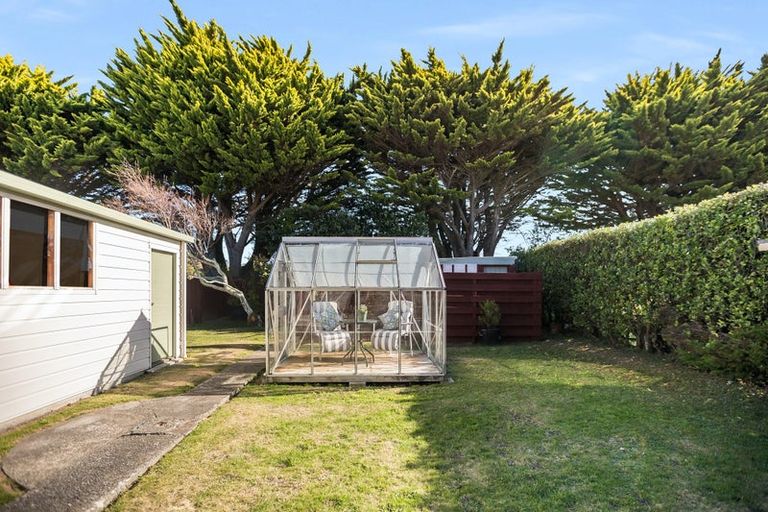 Photo of property in 96 Main Road, Titahi Bay, Porirua, 5022