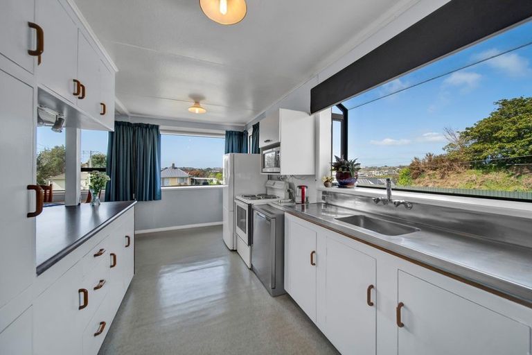 Photo of property in 16 Aotea Street, Welbourn, New Plymouth, 4312