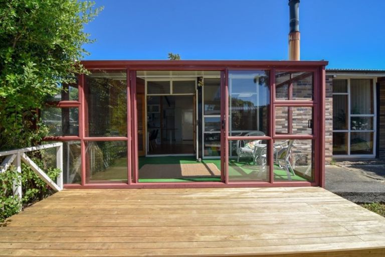 Photo of property in 22 Victoria Street, Carterton, 5713