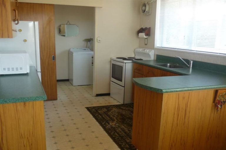 Photo of property in 2/90 Lincoln Road, Hillmorton, Christchurch, 8024