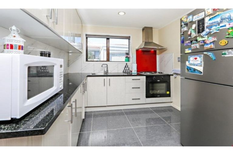 Photo of property in 3/43 Taitimu Drive, Weymouth, Auckland, 2103