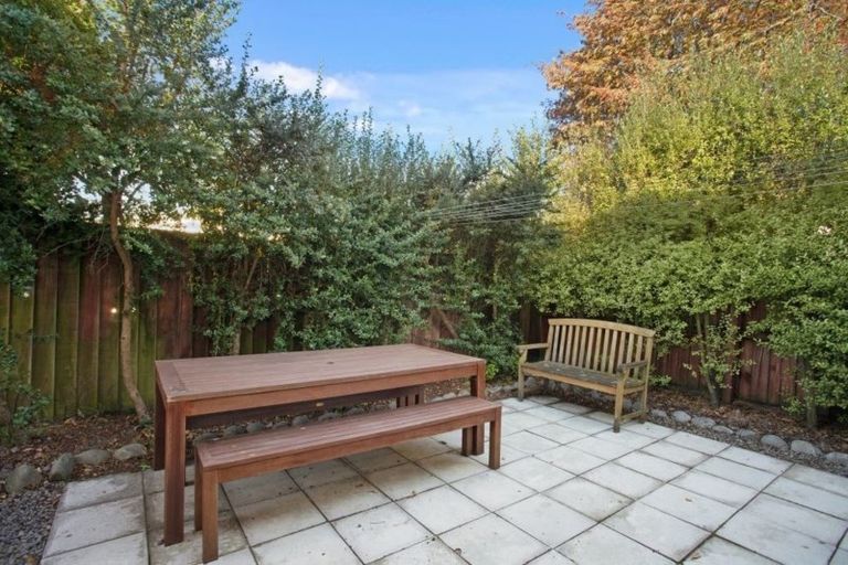 Photo of property in 2/216 Grimseys Road, Redwood, Christchurch, 8051