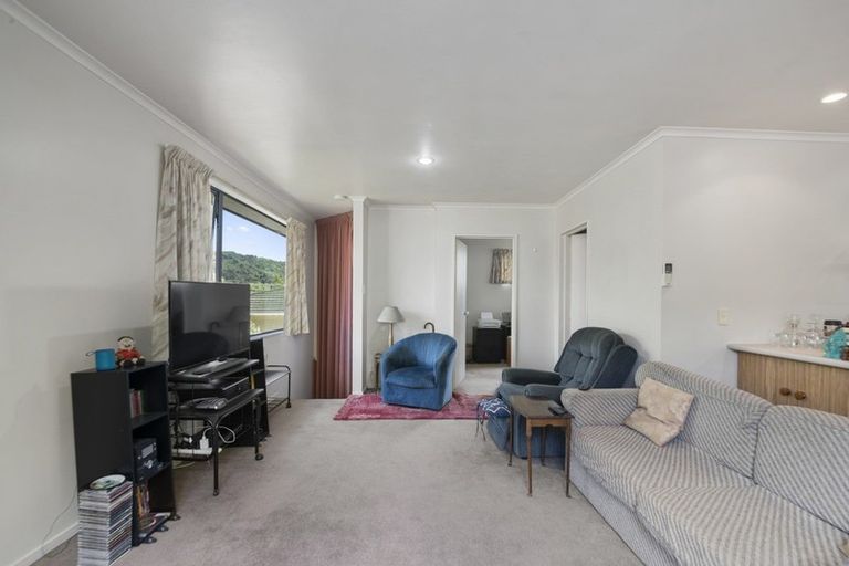 Photo of property in 104 Milton Terrace, Picton, 7220