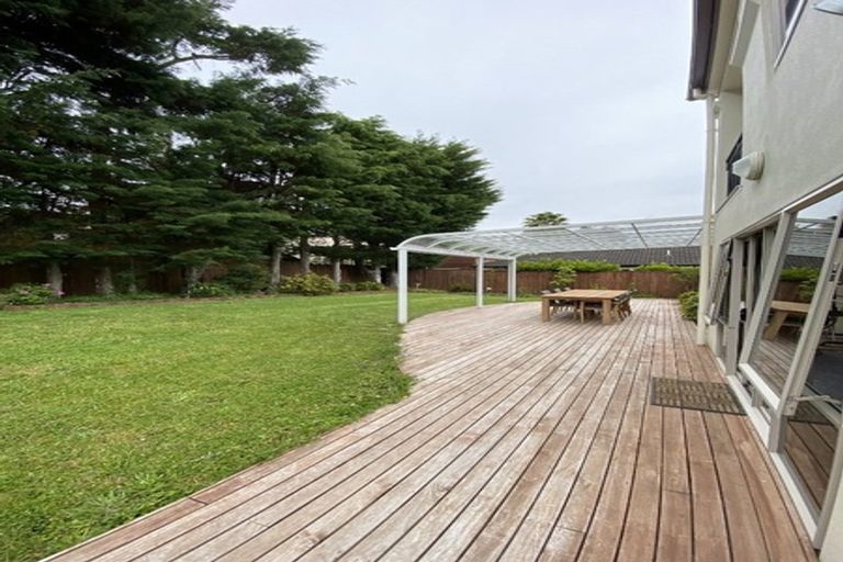 Photo of property in 4 English Oak Drive, Schnapper Rock, Auckland, 0632