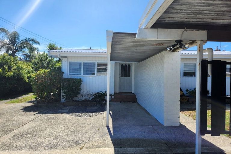 Photo of property in 1/38 William Souter Street, Forrest Hill, Auckland, 0620