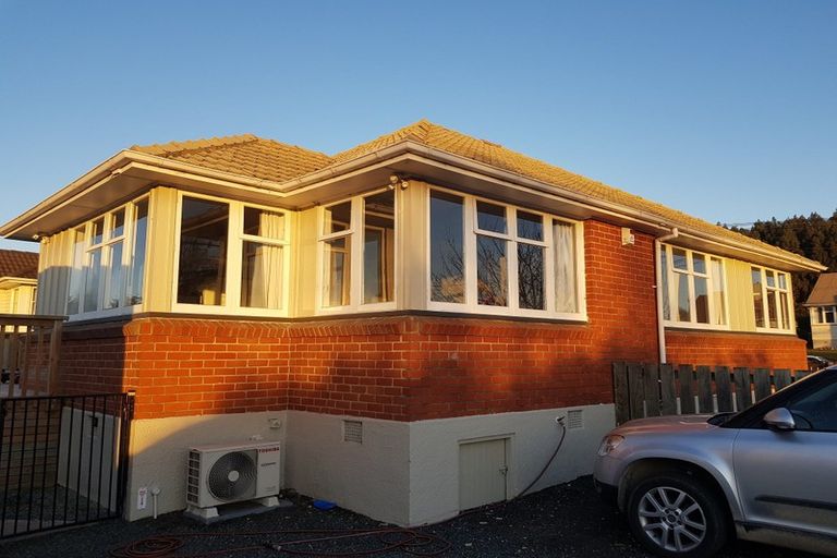 Photo of property in 28 Burgess Street, Green Island, Dunedin, 9018