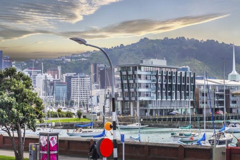 Photo of property in 108 Oriental Parade, Oriental Bay, Wellington, 6011