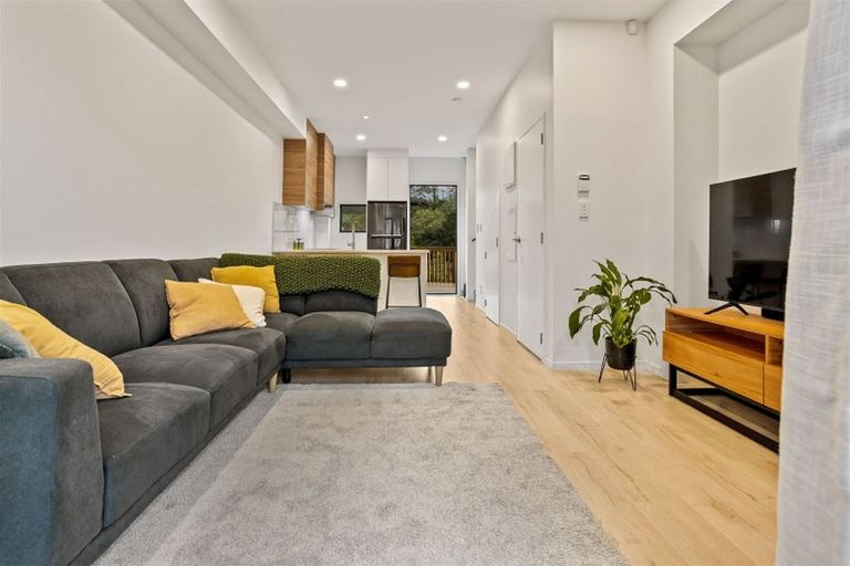 Photo of property in 132c Tiriwa Drive, Massey, Auckland, 0614