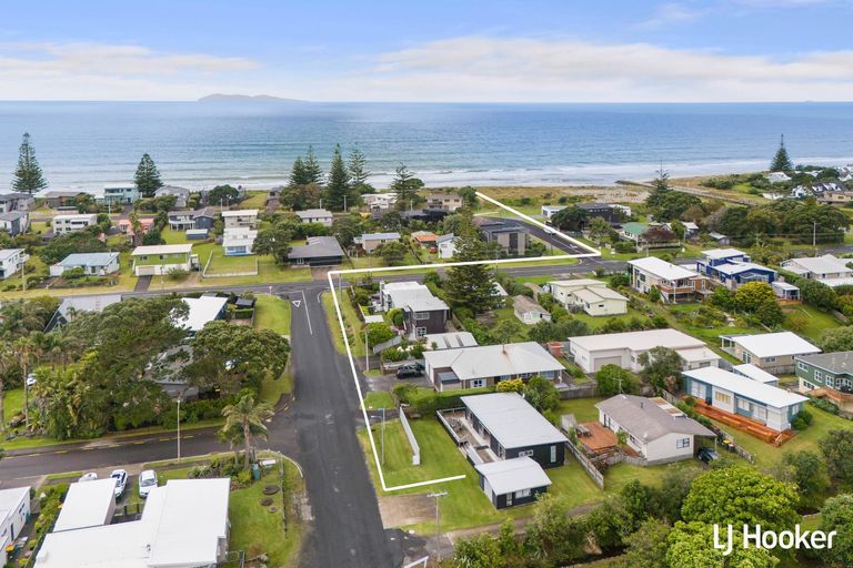 Photo of property in 3 Edwards Street, Waihi Beach, 3611