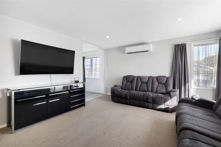 Photo of property in 467 Mairehau Road, Parklands, Christchurch, 8083