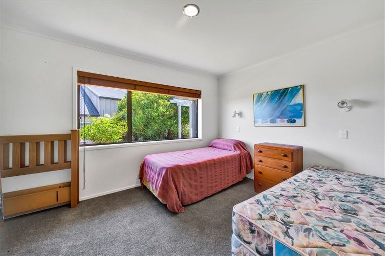Photo of property in 36 Karina Road, Merrilands, New Plymouth, 4312