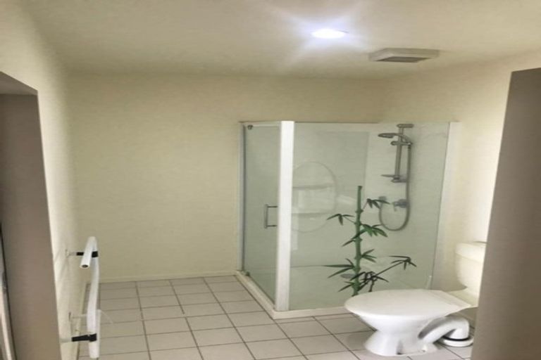 Photo of property in Krisley Court, 12/6 Ambrico Place, New Lynn, Auckland, 0600