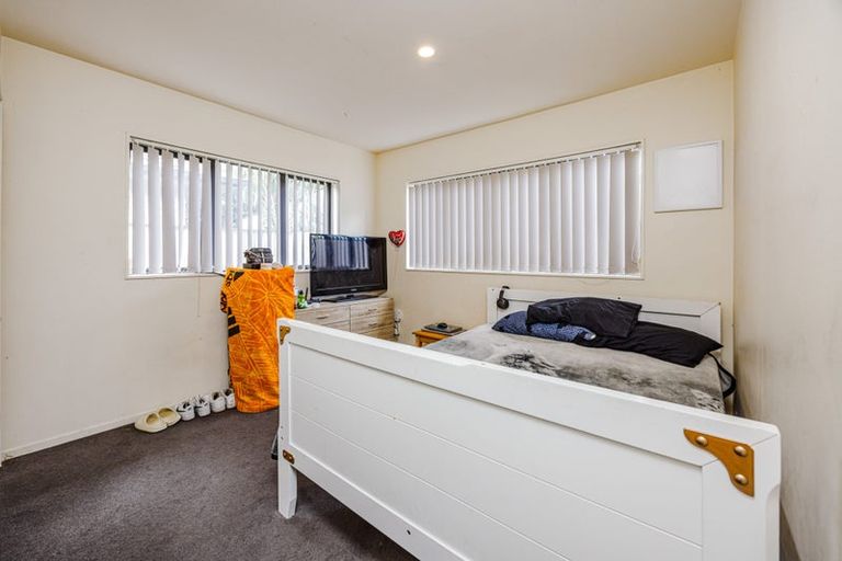 Photo of property in 12 Clutha Crescent, Clover Park, Auckland, 2023