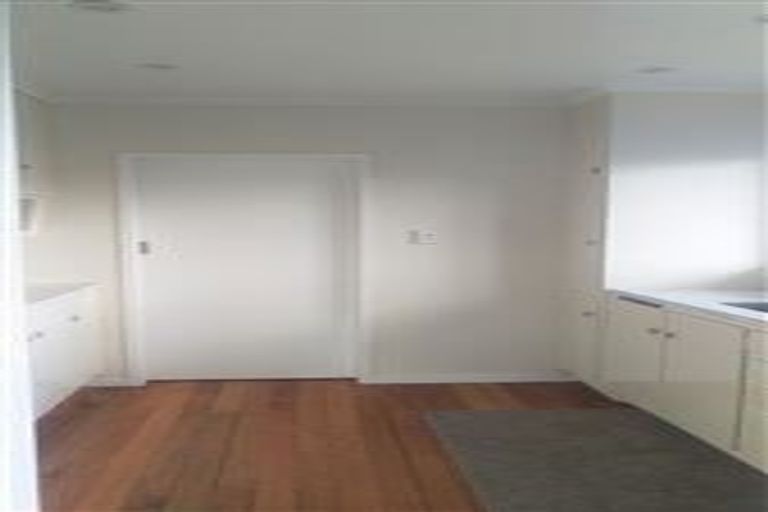 Photo of property in 1/2 Gordon Avenue, Milford, Auckland, 0620