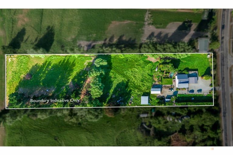 Photo of property in 84 Timaru Road, Waimate, 7924