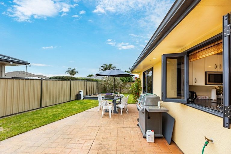 Photo of property in 3 Newbury Place, Taradale, Napier, 4112