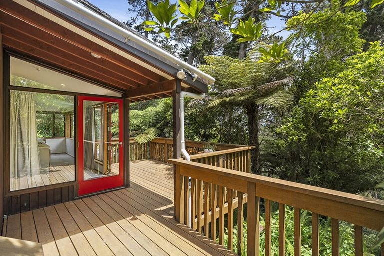 Photo of property in 35 Jacaranda Avenue, Beach Haven, Auckland, 0626