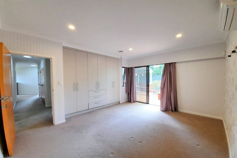 Photo of property in 37 Parkhill Road, Mellons Bay, Auckland, 2014