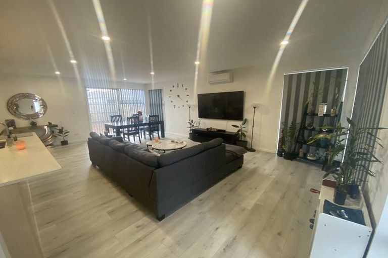 Photo of property in 1 Leatherwood Road, Takanini, 2110