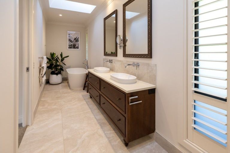 Photo of property in 38 Brownhill Road, Whitford, Manurewa, 2576