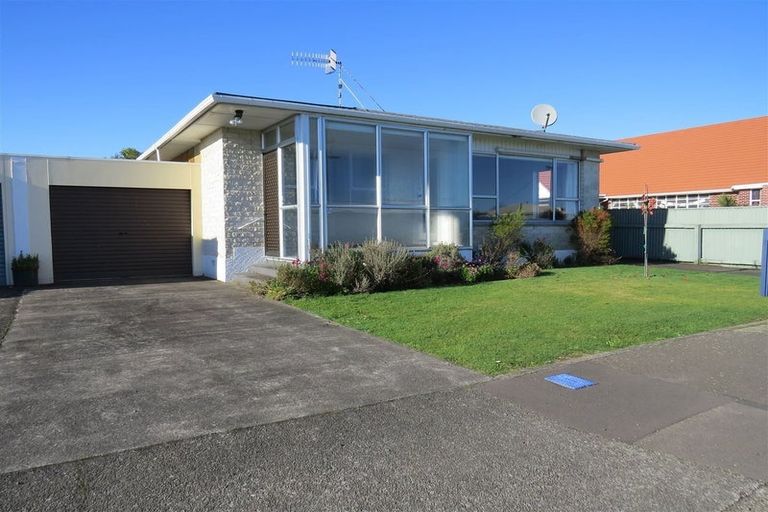 Photo of property in 58 Weraroa Road, Levin, 5510