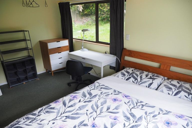 Photo of property in 18 King Richard Place, Browns Bay, Auckland, 0630