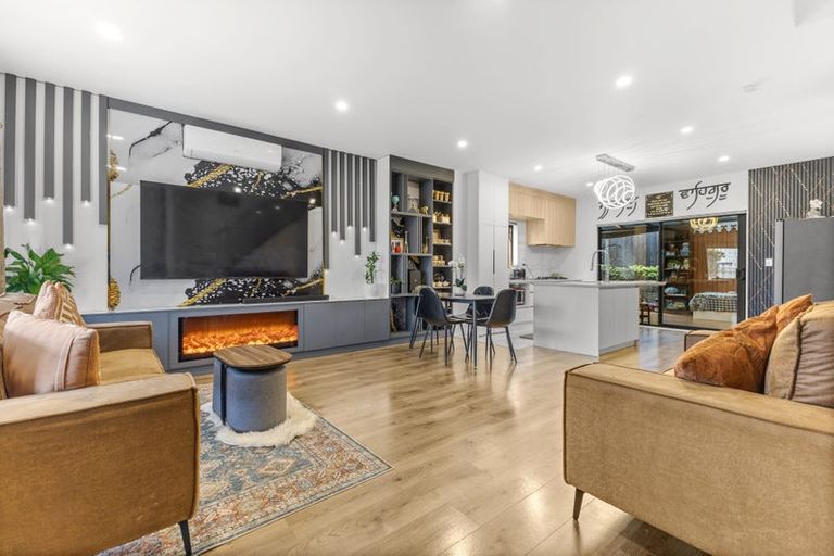 Photo of property in 36a Crestview Rise, Papakura, 2110