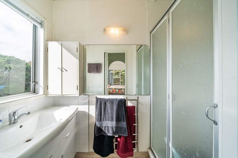 Photo of property in 2 Leeward Drive, Whitby, Porirua, 5024