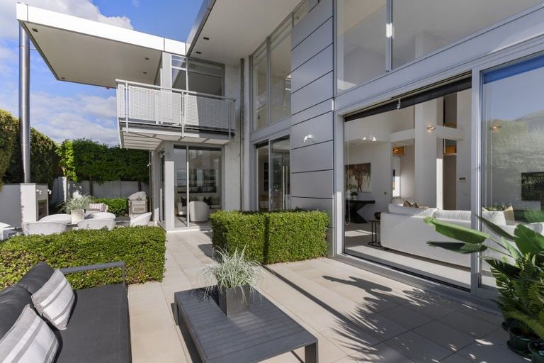 Photo of property in 11 Icarus Place, Half Moon Bay, Auckland, 2012