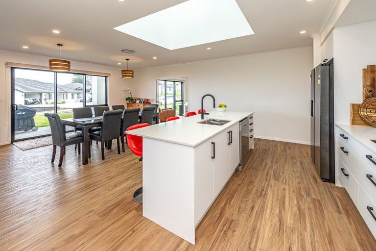 Photo of property in 36 Tirimoana Place, Otamatea, Whanganui, 4501