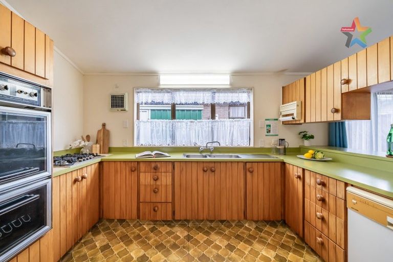 Photo of property in 19 Mcenroe Grove, Naenae, Lower Hutt, 5011