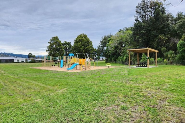 Photo of property in 7 Betty Boyes Street, Wallaceville, Upper Hutt, 5018