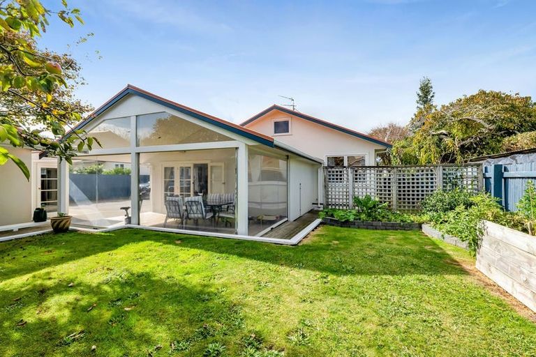 Photo of property in 19 George Street, Hawera, 4610
