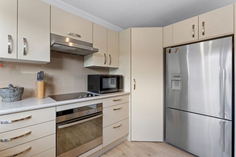 Photo of property in 1/15 Milford Road, Milford, Auckland, 0620