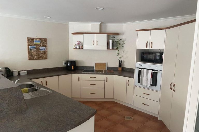 Photo of property in 105 Te Wharau Drive, Greenhithe, Auckland, 0632