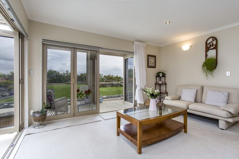 Photo of property in 6/126 Whangaparaoa Road, Red Beach, 0932