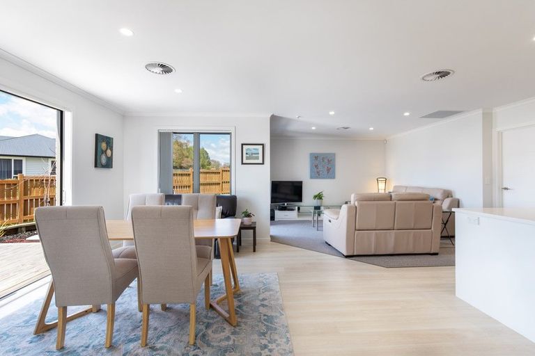 Photo of property in 15 Clifford Close, Leamington, Cambridge, 3432