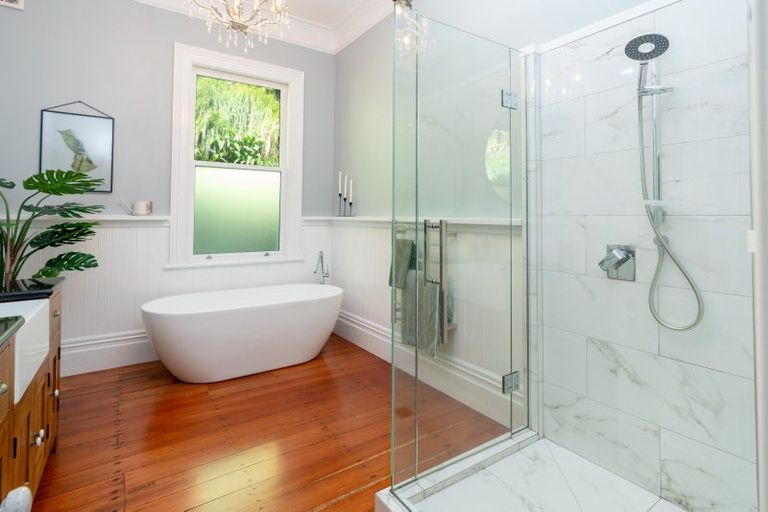 Photo of property in 11 Ardross Avenue, Khandallah, Wellington, 6035